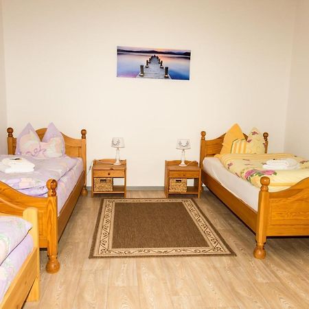 Ferienwohnung Bunde Екстер'єр фото