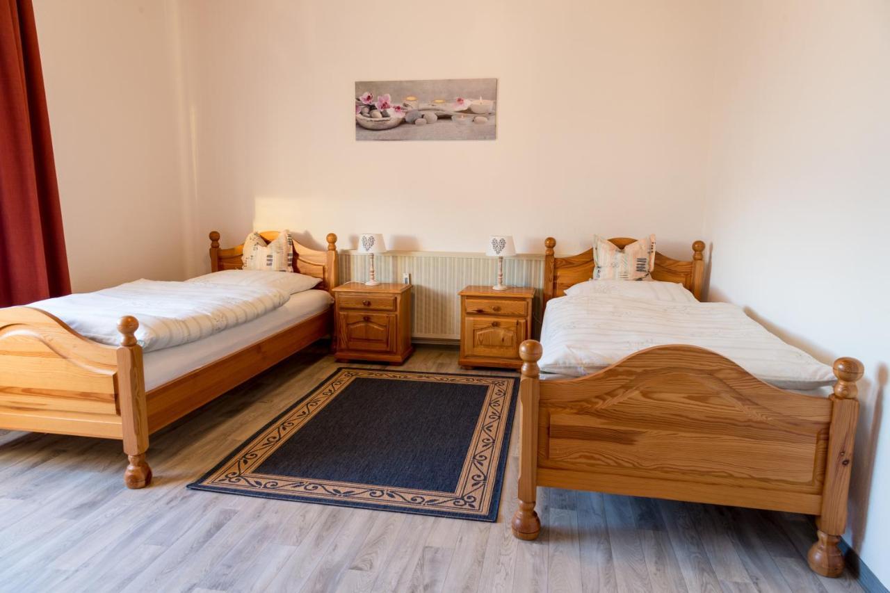 Ferienwohnung Bunde Екстер'єр фото